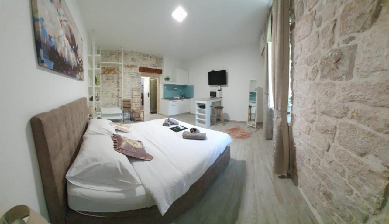 Studios Kadena Trogir - 18Th Century Stone House Экстерьер фото