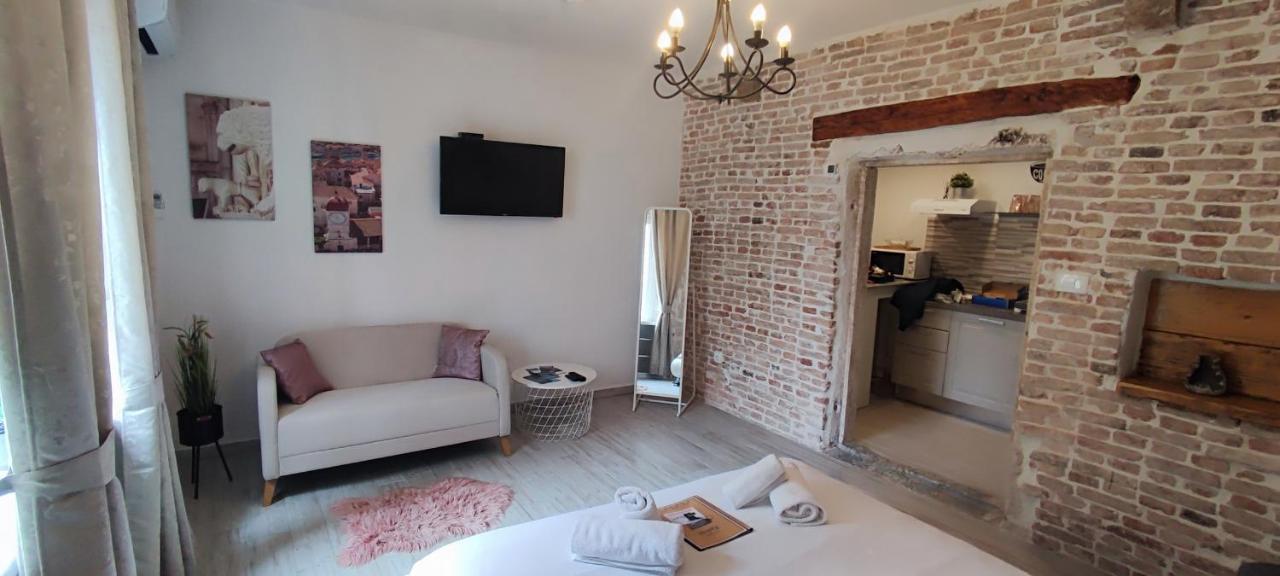 Studios Kadena Trogir - 18Th Century Stone House Экстерьер фото