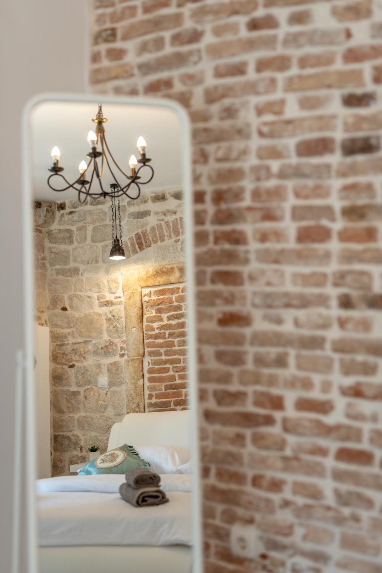Studios Kadena Trogir - 18Th Century Stone House Экстерьер фото