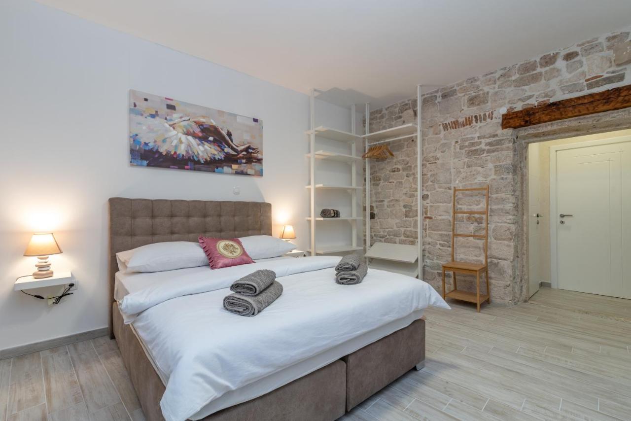Studios Kadena Trogir - 18Th Century Stone House Экстерьер фото